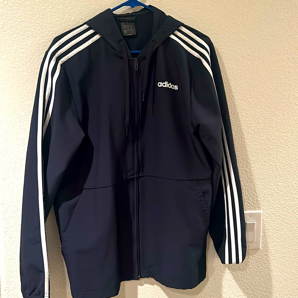 Men’s medium zip up hood light weight jacket